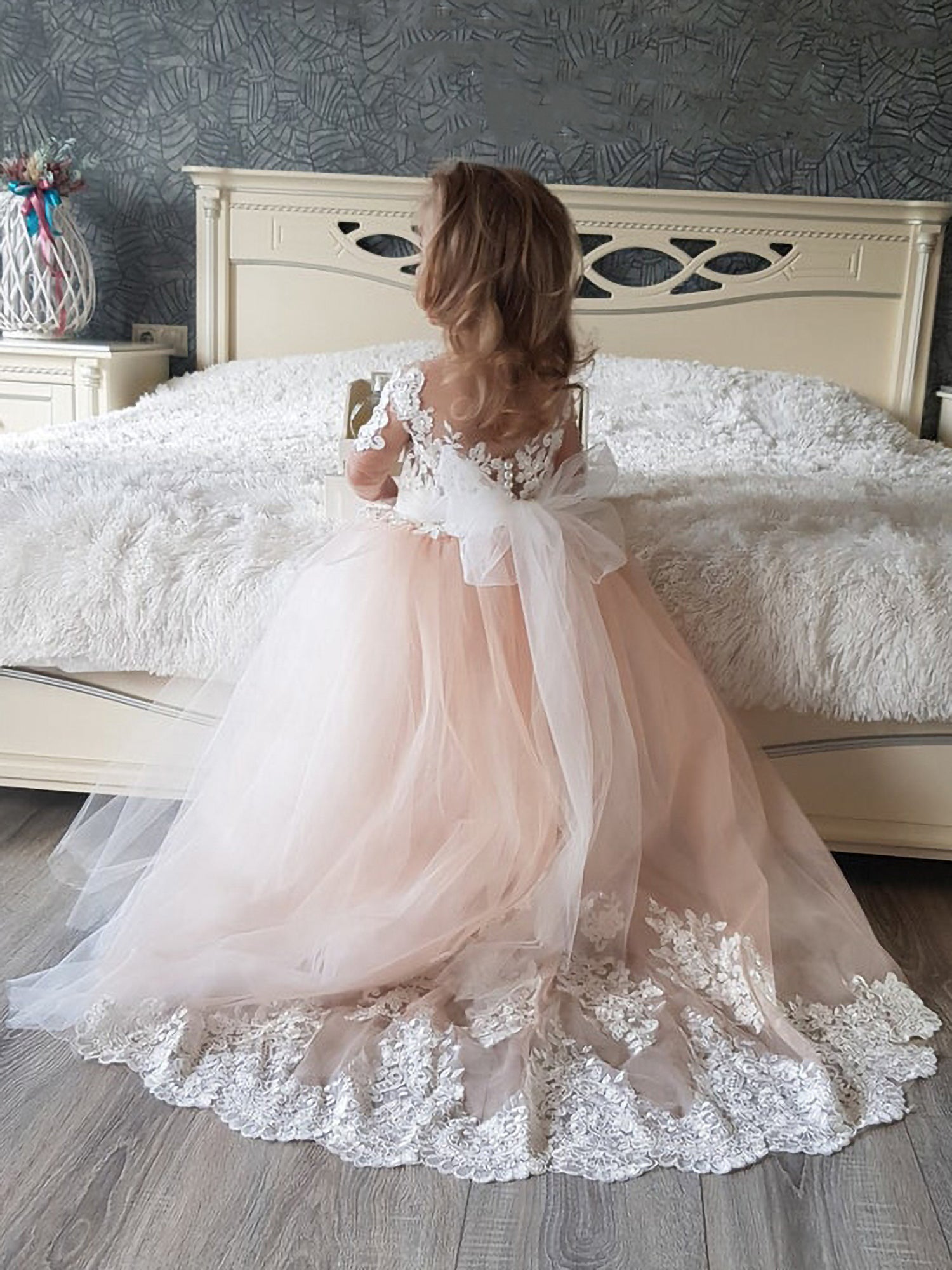 Lovely Tulle Lace Flower Girl Dress Wedding Party with Appliques - Fashionpara