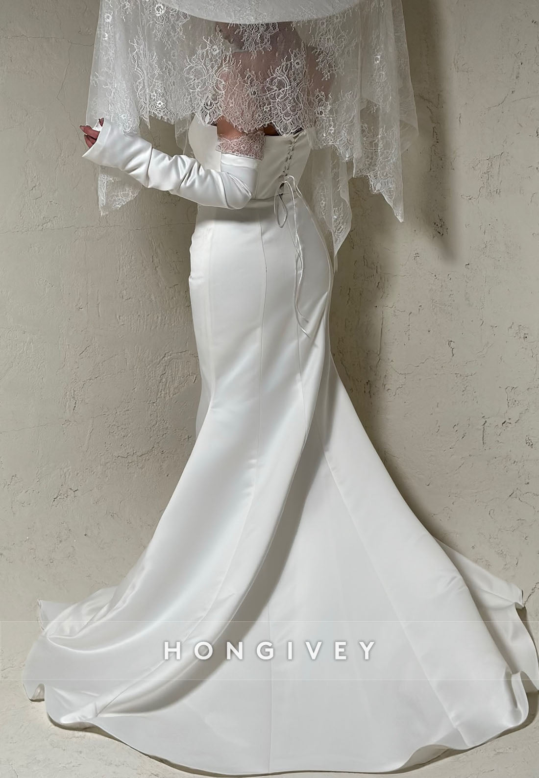 Lace Strapless Pleated Trumpet Wedding Dresses Court Train Evening Gown
