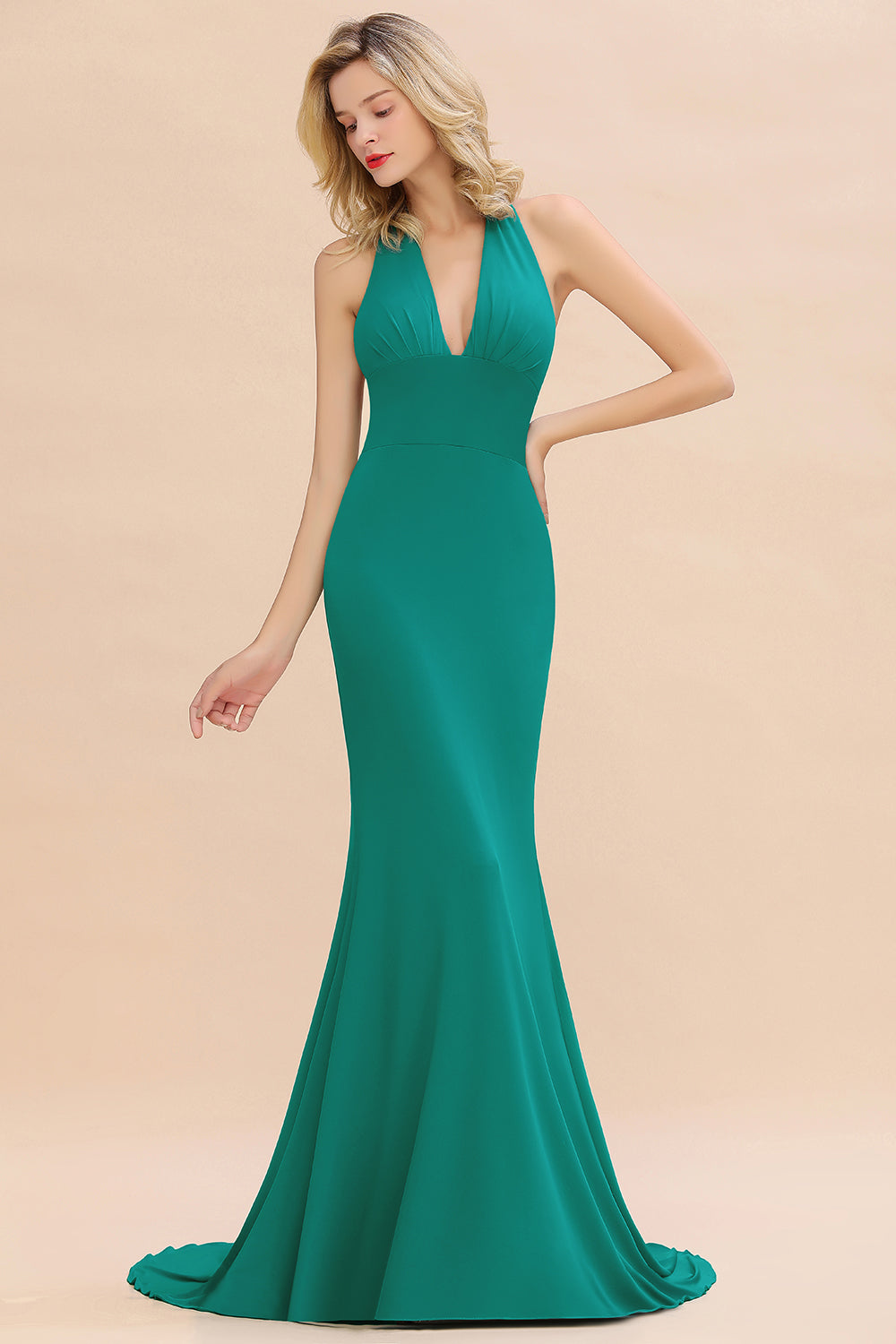 Mermaid Halter V-Neck Dark Green Chiffon Bridesmaid Dresses with Open Back - Fashionpara