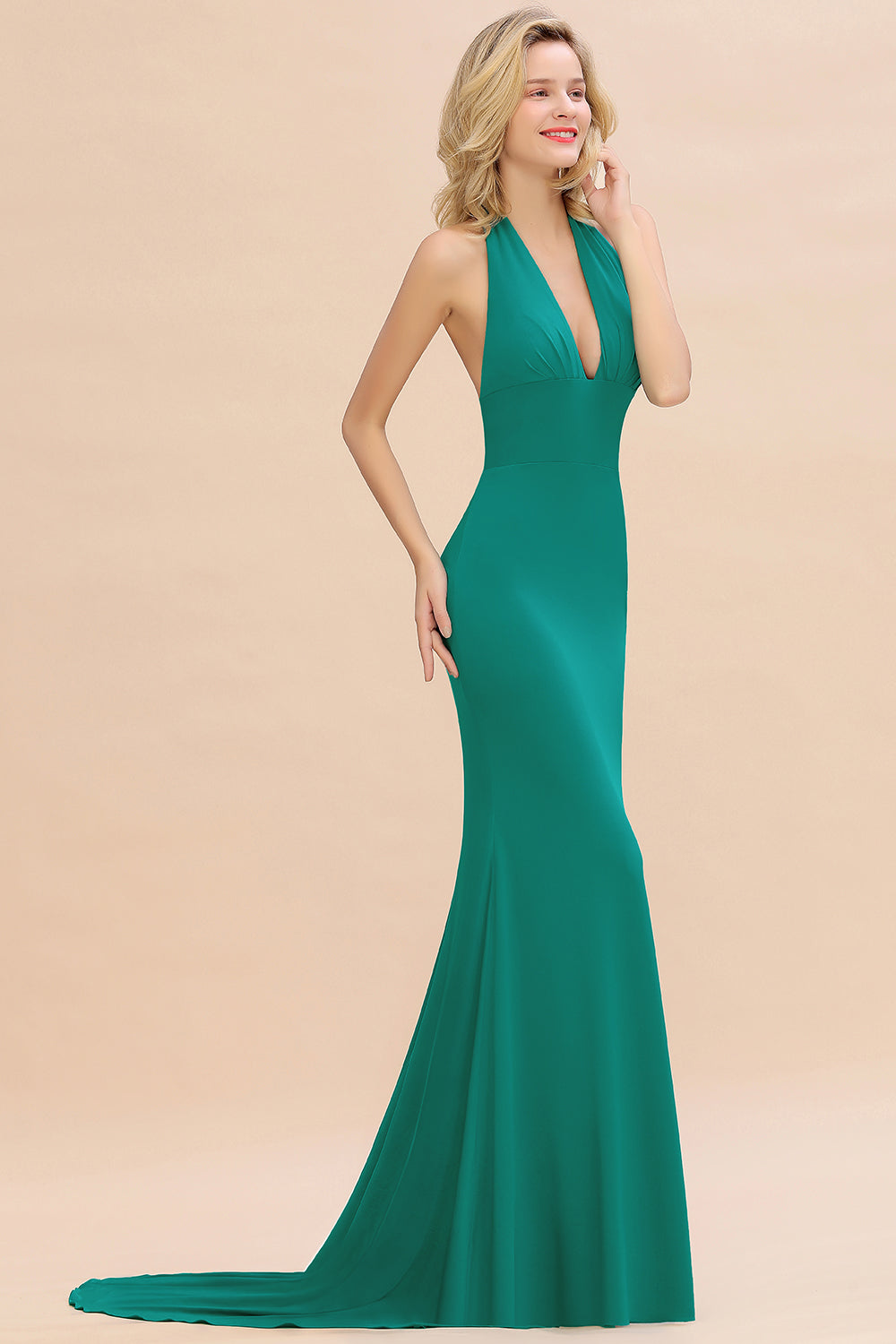 Mermaid Halter V-Neck Dark Green Chiffon Bridesmaid Dresses with Open Back - Fashionpara