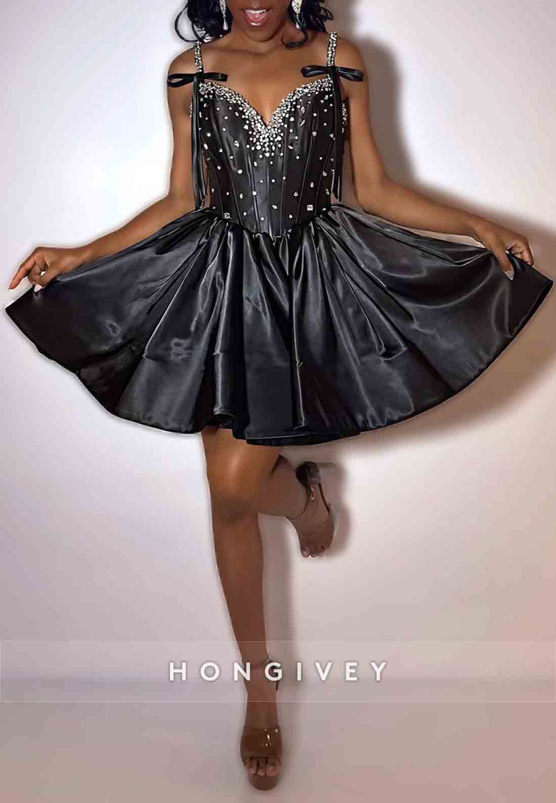 Sleeveless Satin Bowknot V-Neck Princess Beading Short Homecoming Dresses