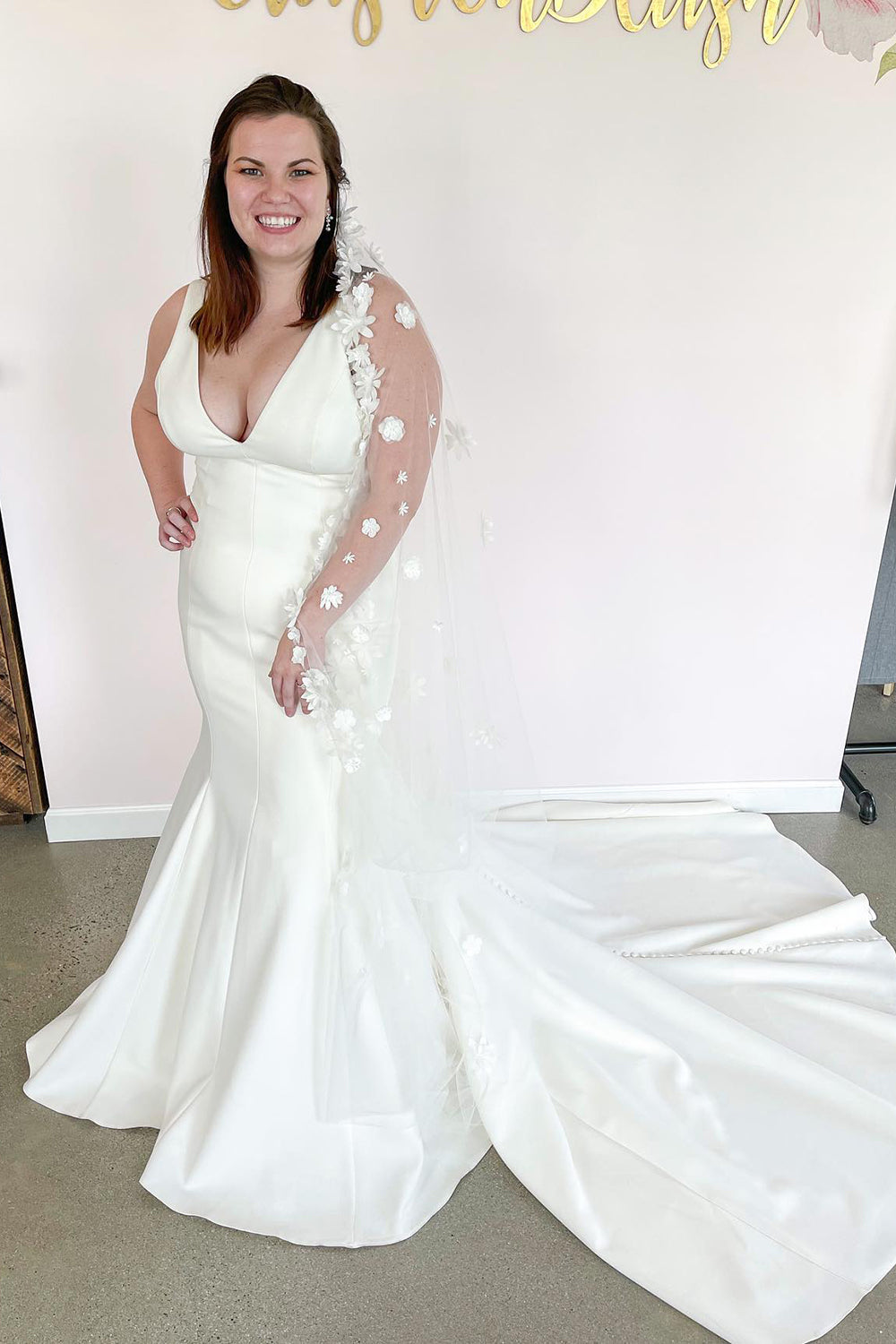 Plus Size Wedding Dress Satin V-Neck Mermaid - Fashionpara