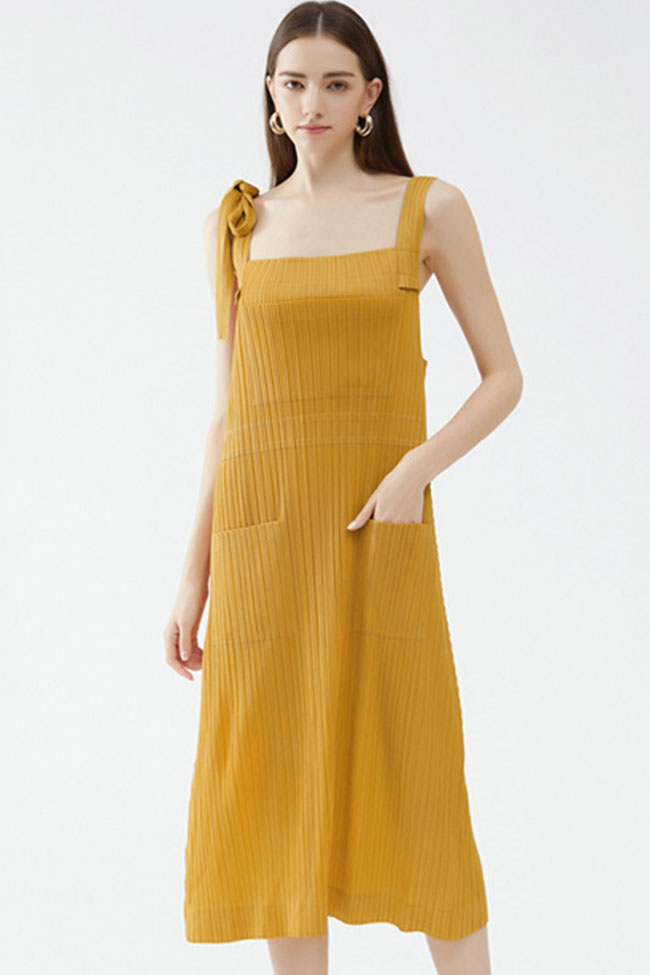 Relaxed Square Neck Tie Strap Pocketed A Line Pleated Midi Sundress - Yellow - Fashionpara
