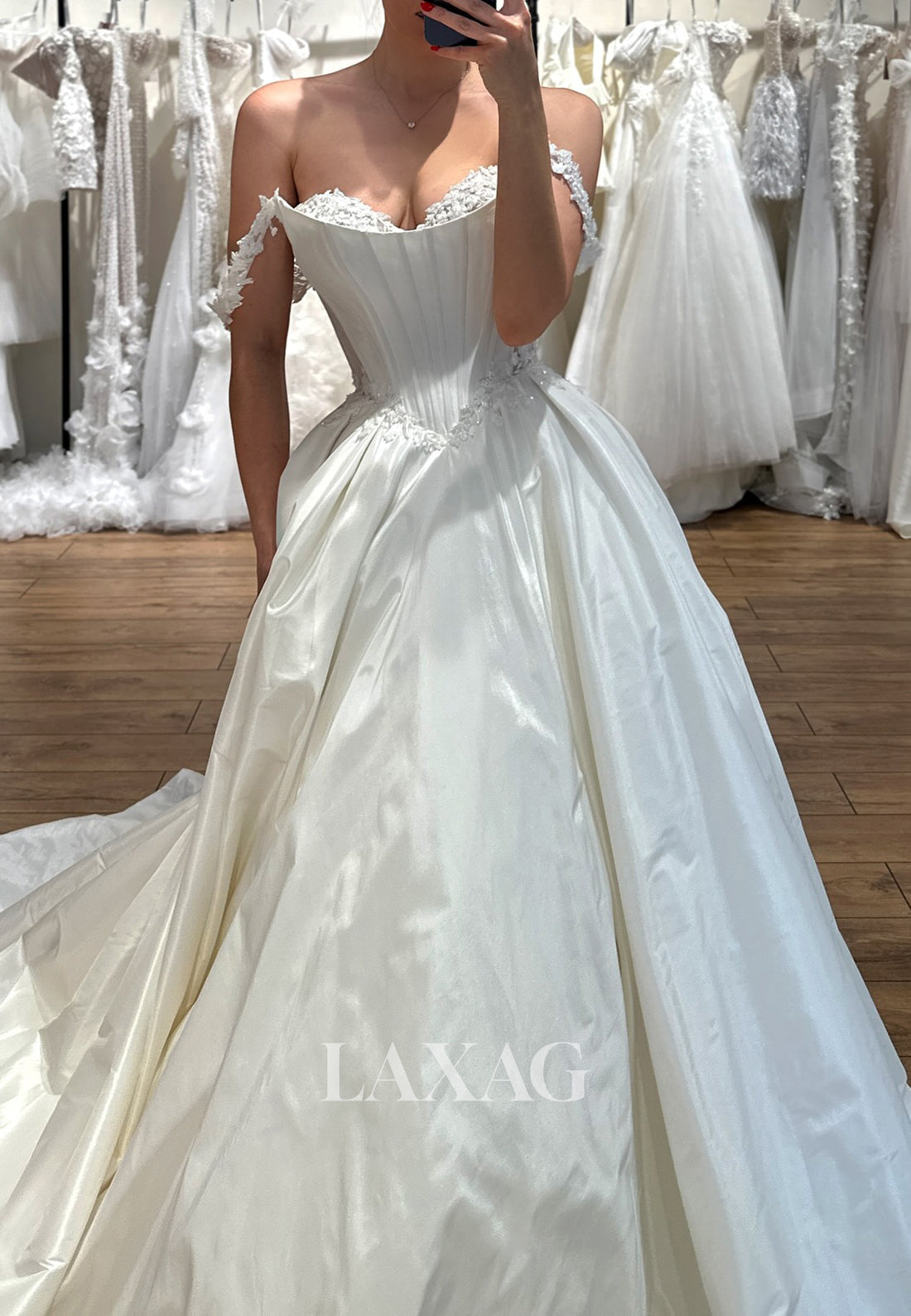 Off-Shoulder Sweetheart Applique A-Line Wedding Dress Sleeveless Pleated Satin Bride Gowns