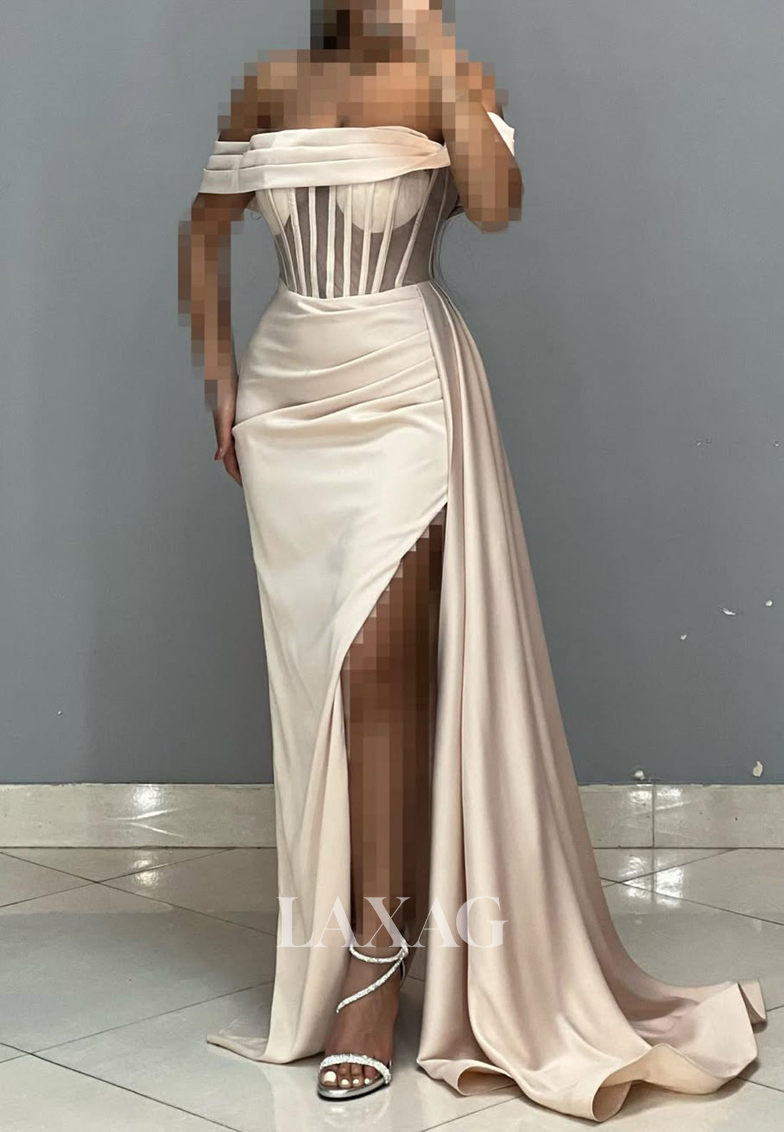Tube Top Off-Shoulder Sleeveless Mermaid Prom Dress Pleated Satin Party Gowns with Tulle Gloves