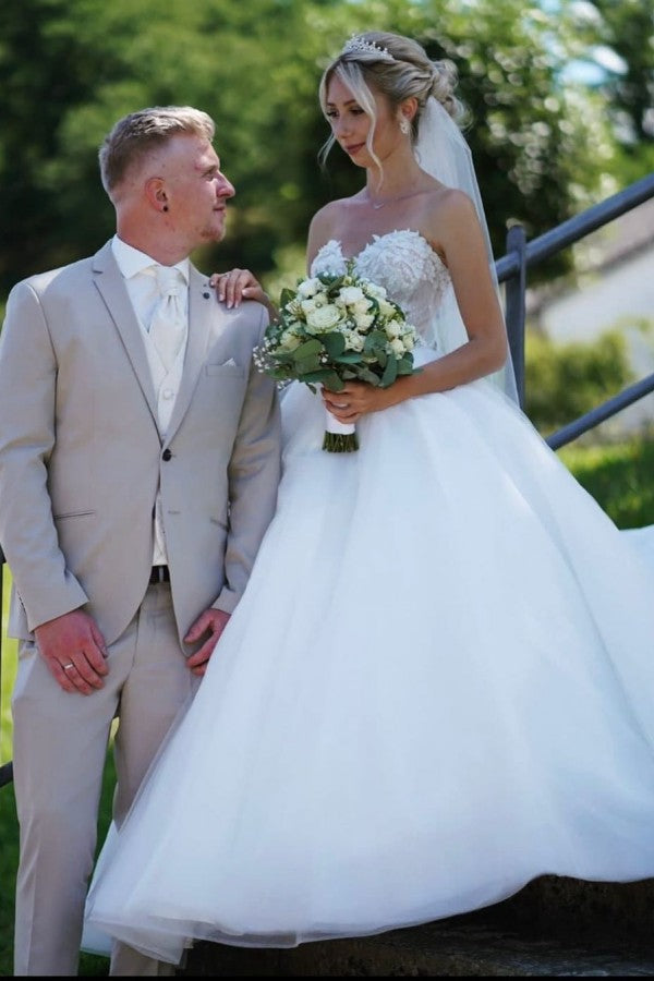Simple Princess Long A-Line Sleeveless Wedding Dress with Lace - Fashionpara