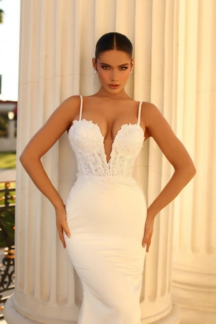 Simple Spaghetti Straps Sleeveless Mermaid Satin Wedding Dress Adorned with Lace - Fashionpara