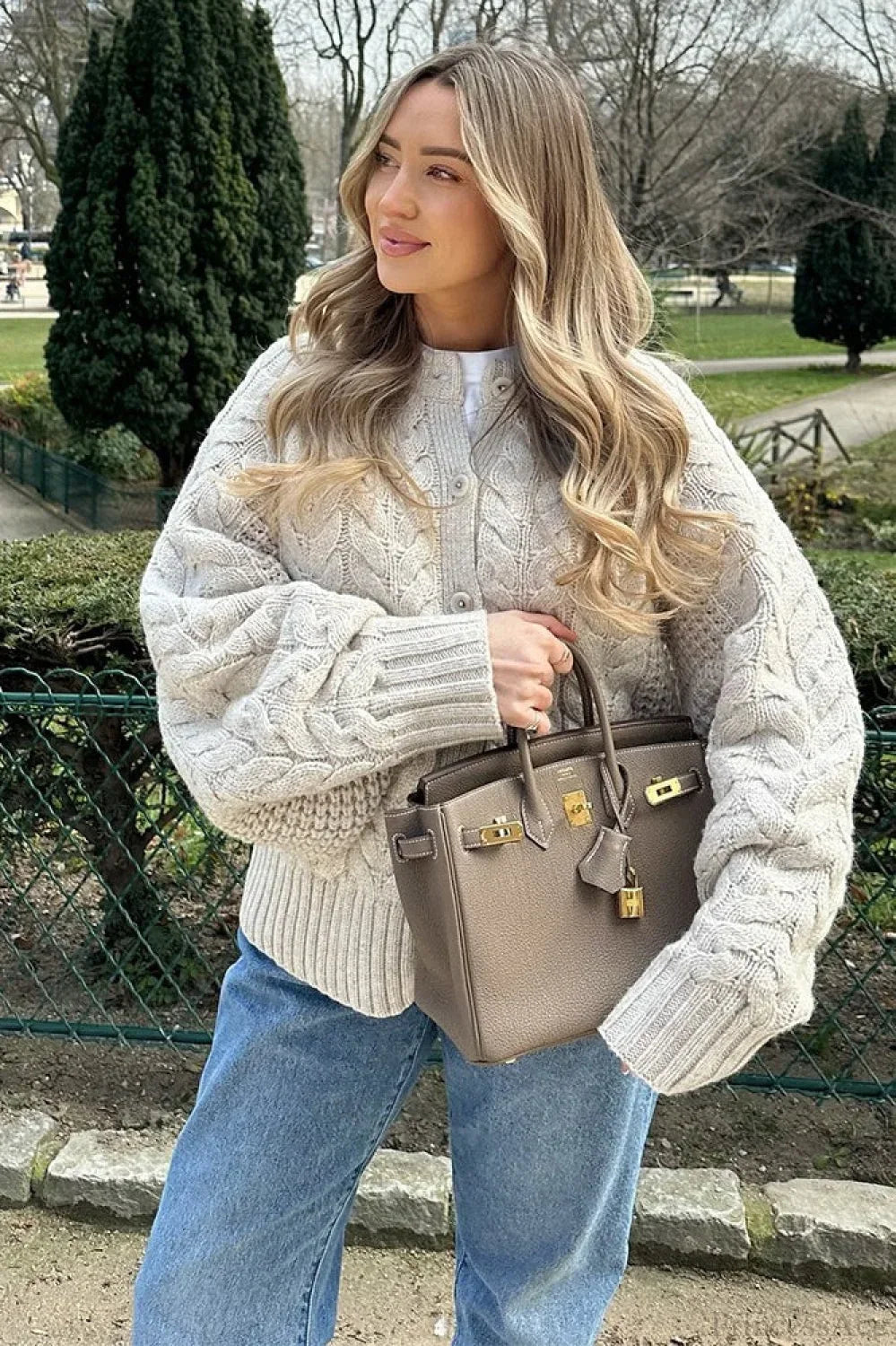 Solid Crewneck Cable Short Cardigan Sweater 3