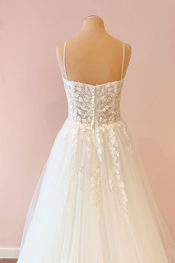 Spaghetti-Straps V-Neck Tulle Wedding Dress With Lace Appliques - Fashionpara