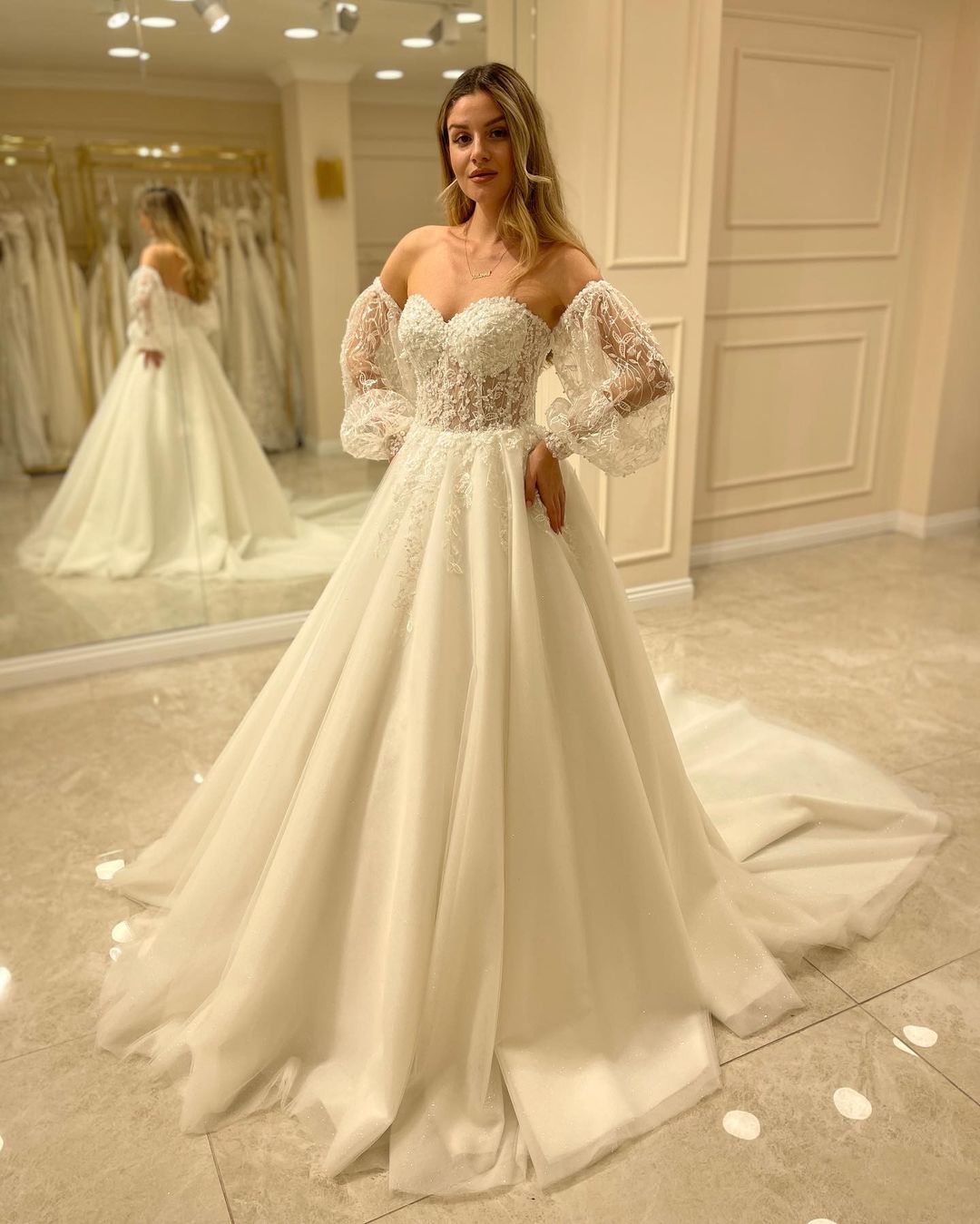 Sweetheart Lace Wedding Dress Detachable Sleeves - Fashionpara