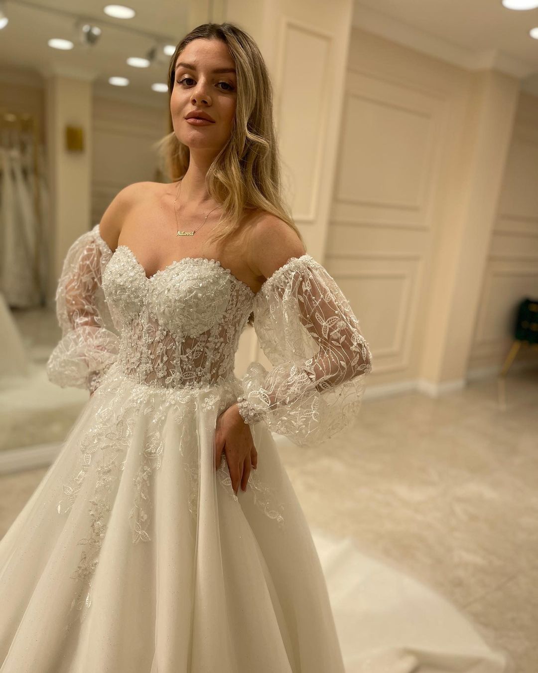 Sweetheart Lace Wedding Dress Detachable Sleeves - Fashionpara