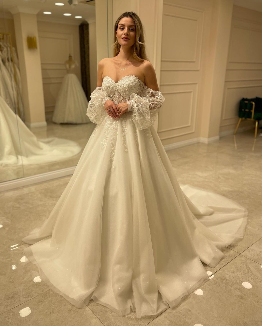 Sweetheart Lace Wedding Dress Detachable Sleeves - Fashionpara