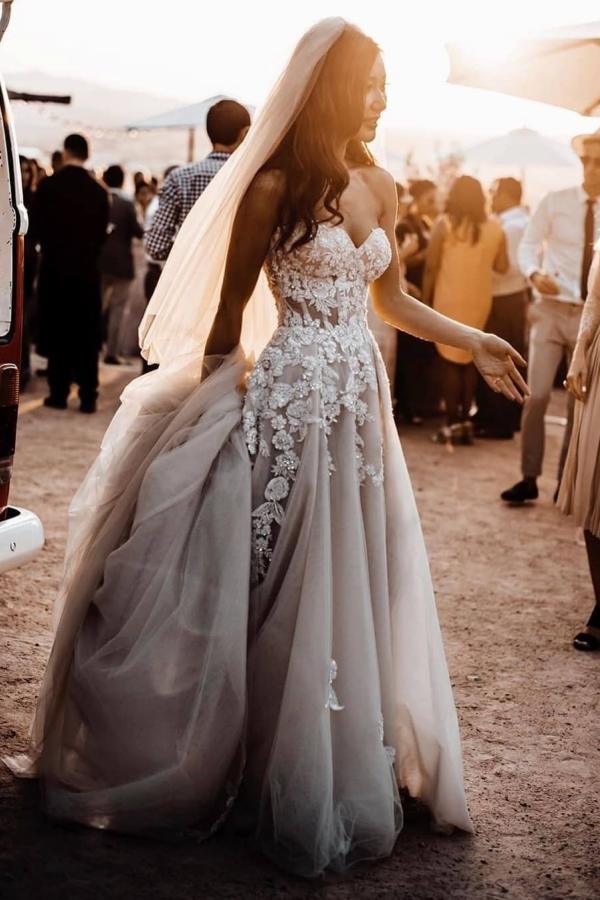 Sweetheart Long Wedding Dress With Lace Appliques - Fashionpara