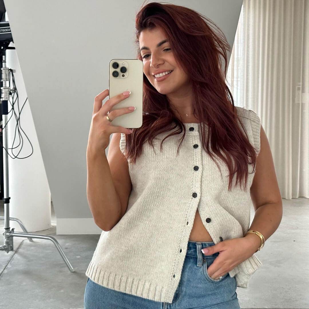 Trendy Crew Neck Ribbed Knit Cardigan Vest for Stylish Comfort