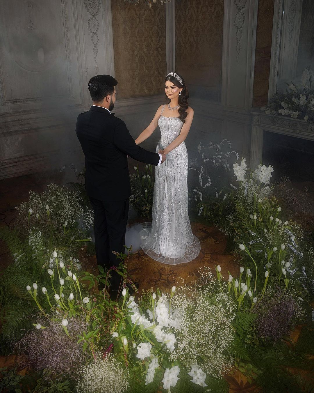 Trendy Floor-Length Square Spaghetti Strap Sleeveless Mermaid Lace Wedding Gown - Fashionpara