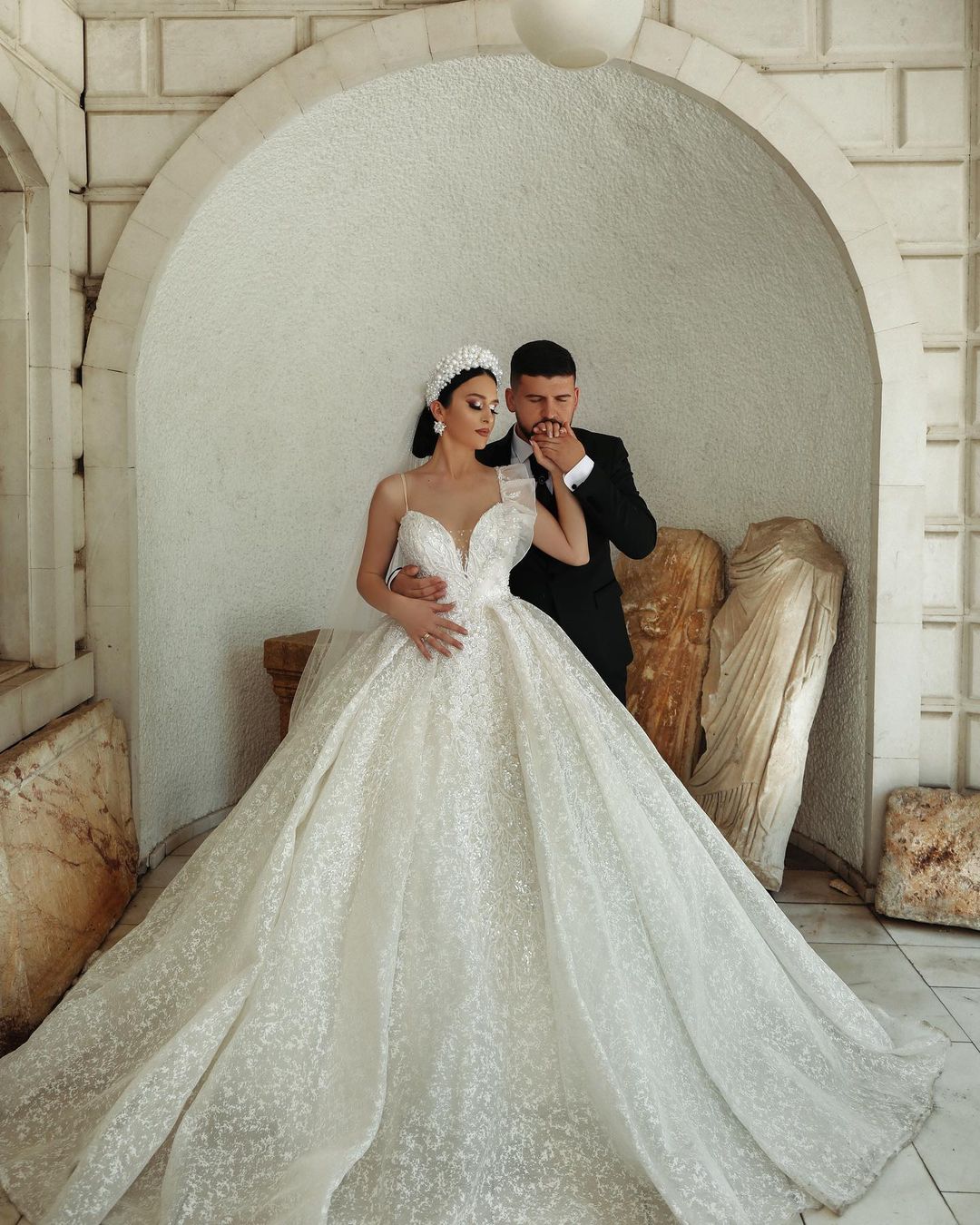 V-Neck Sleeveless Prince Wedding Dress Ball Gown With Lace - Fashionpara