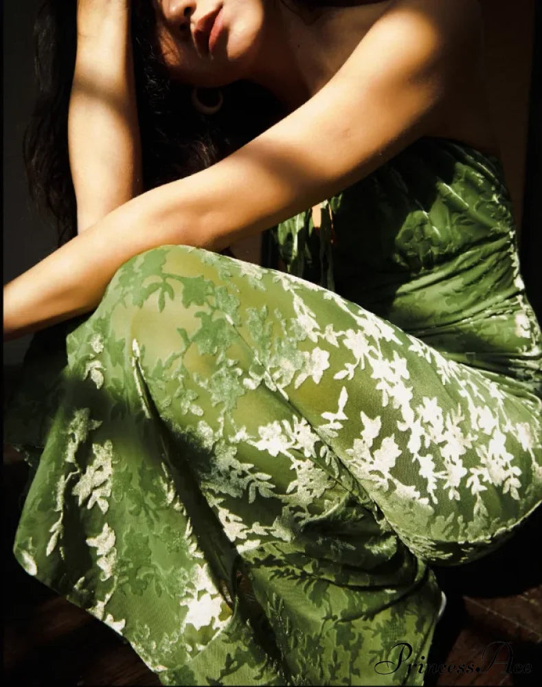 Vintage Green Velvet Burnt Flower Long Strap Backless Sleeveless Boho Christmas Party Dress