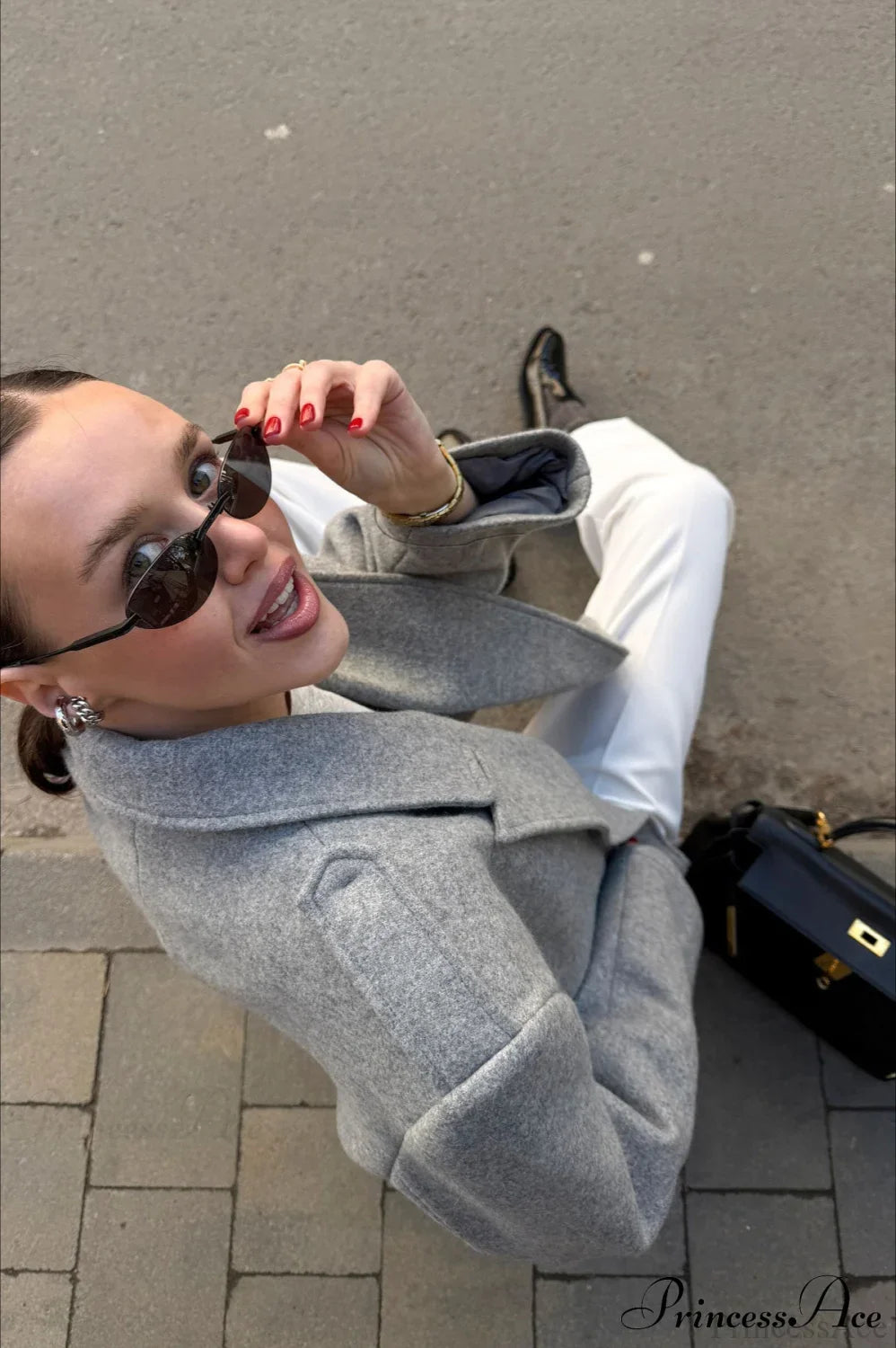 Chic PrincessAce Wool Blazer for Warmth and Style