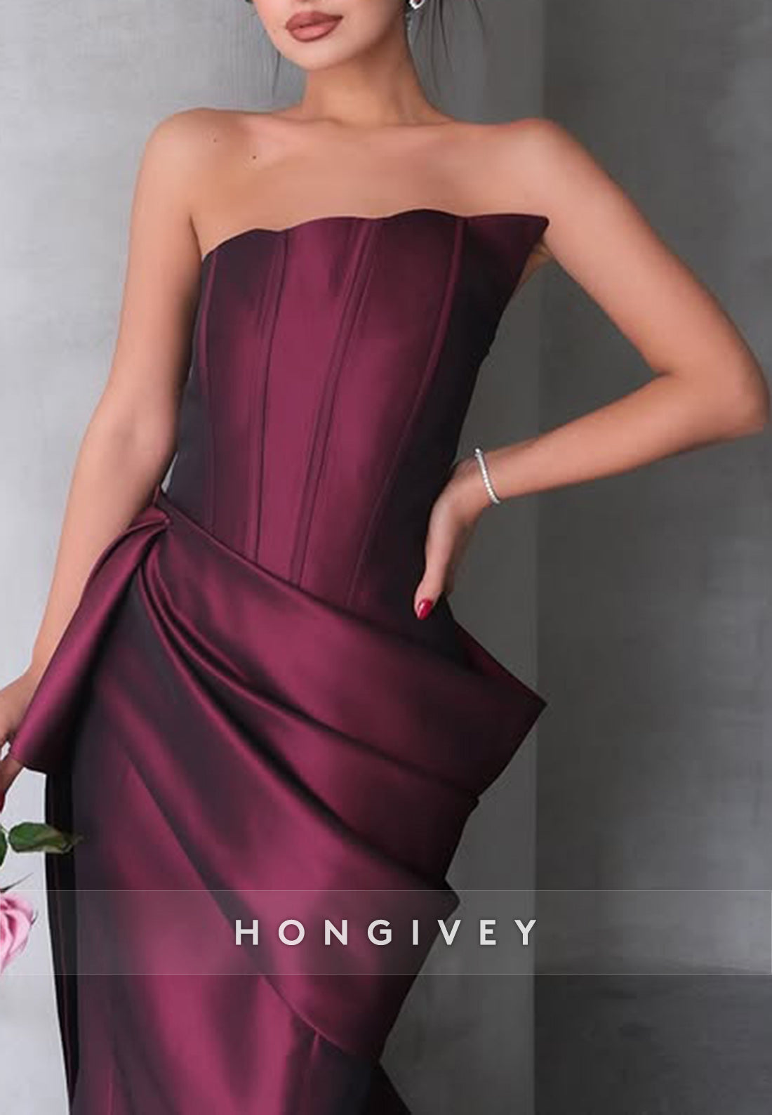 Evening Gown A-line Chapel Train Satin Sleeveless Pleated Formal Dresses