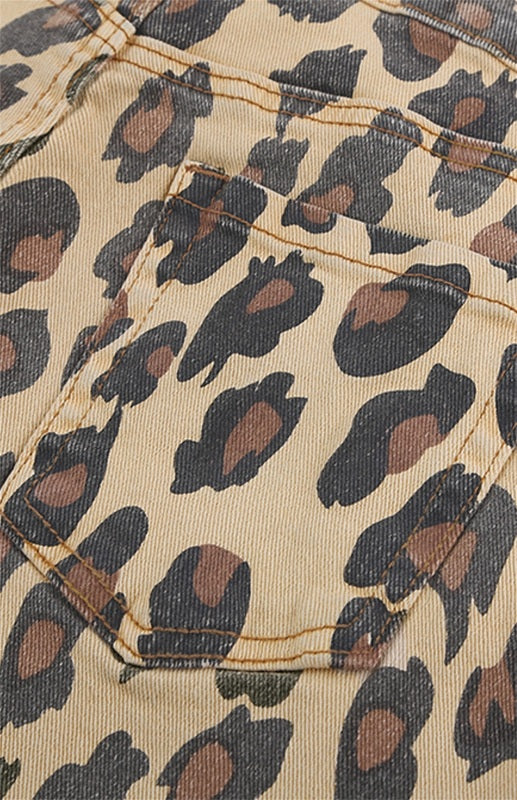 Women's Leopard Mid Waist Frayed Hemline Denim Shorts - Fashionpara