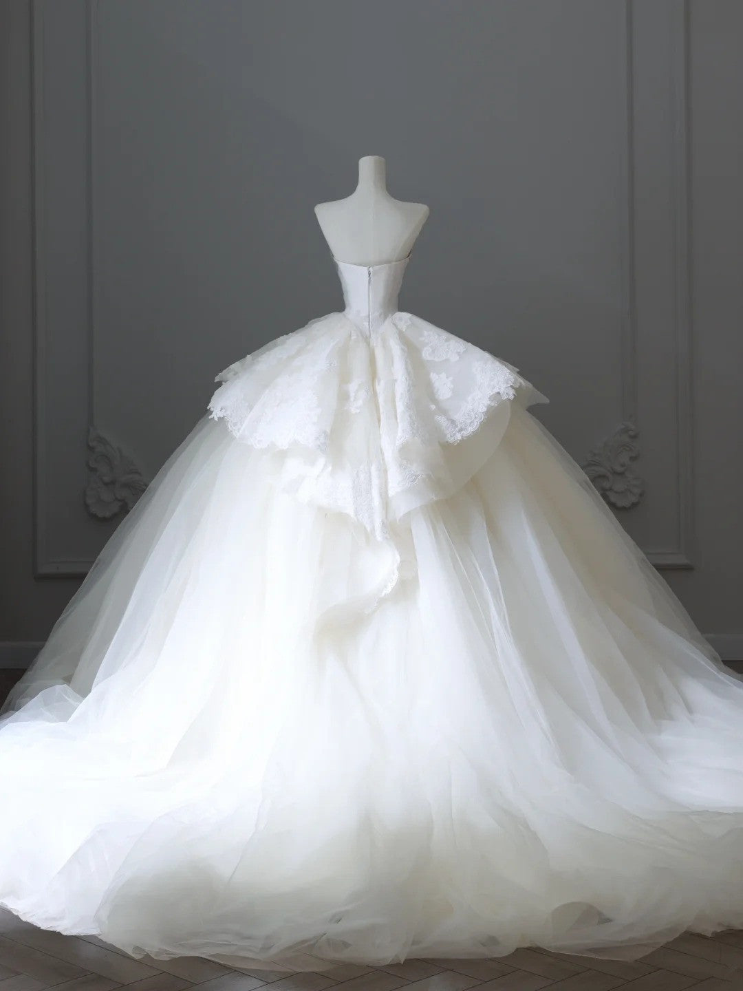 A Line Ball Gown White Tulle Long Wedding Dress Princess Bridal Gown