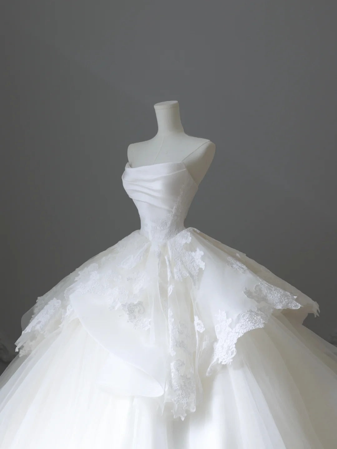 A Line Ball Gown White Tulle Long Wedding Dress Princess Bridal Gown