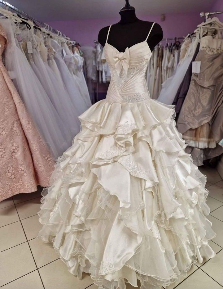 A Line Long Satin Lace Wedding Dress Spaghetti Straps Bridal Gown