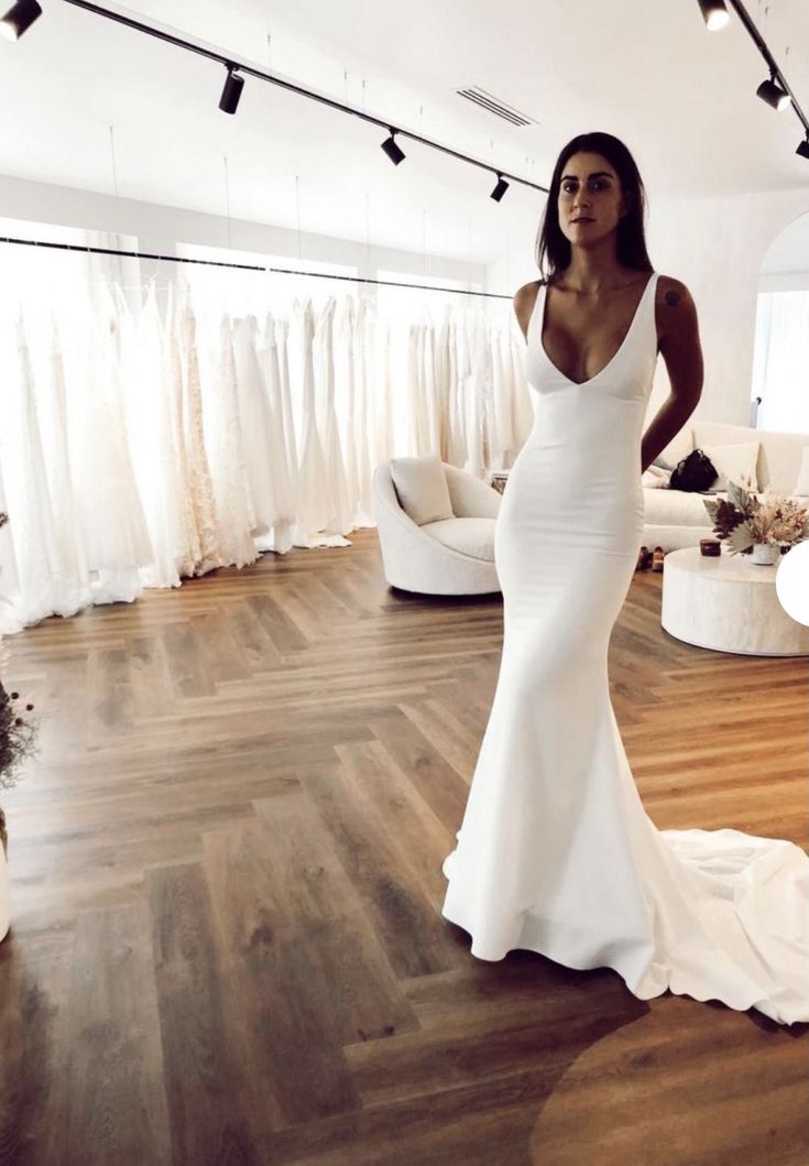 Elegant Mermaid V-Neck Long Wedding Dresses