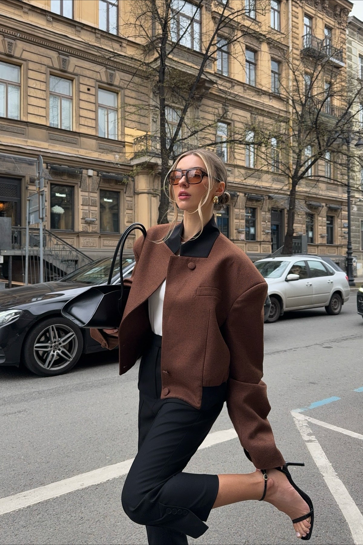 Tailored Padded Shoulder Coat for Sophisticated Style