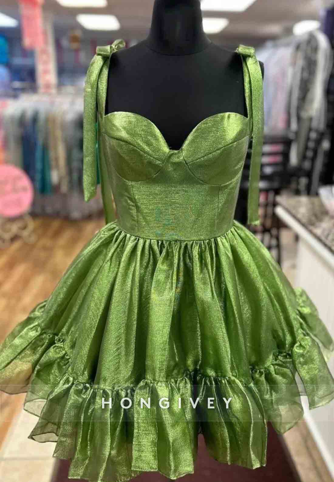 Sweetheart Bowknot Sleeveless Princess Low Back Pleated Short Homecoming Dresses