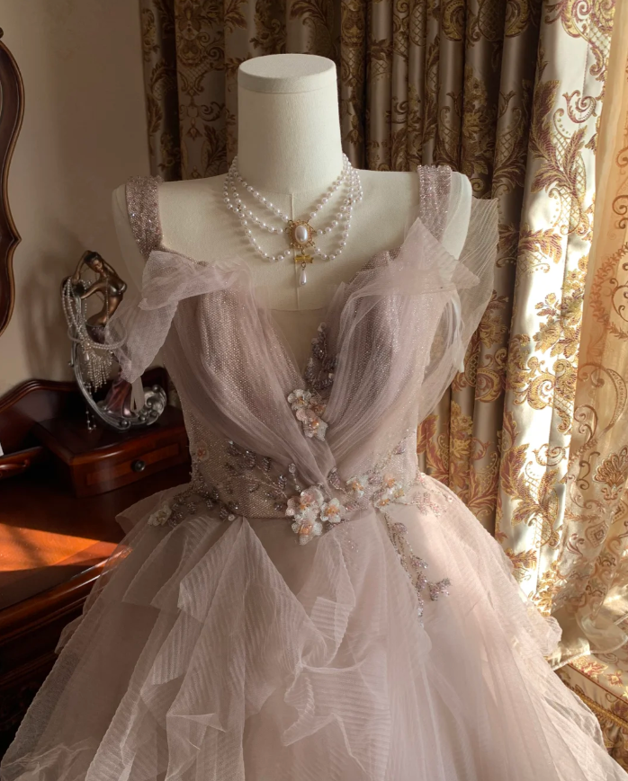 Charming Spaghetti Straps Light Pink V Neck Tulle Beaded Ball Gown Formal Long Birthday Party Dress D1774