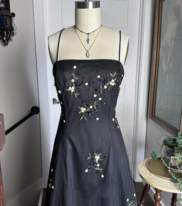 Chic Spaghetti Straps Black Satin Tulle Beaded A Line Birthday Prom Dress Long Party Dress D1689