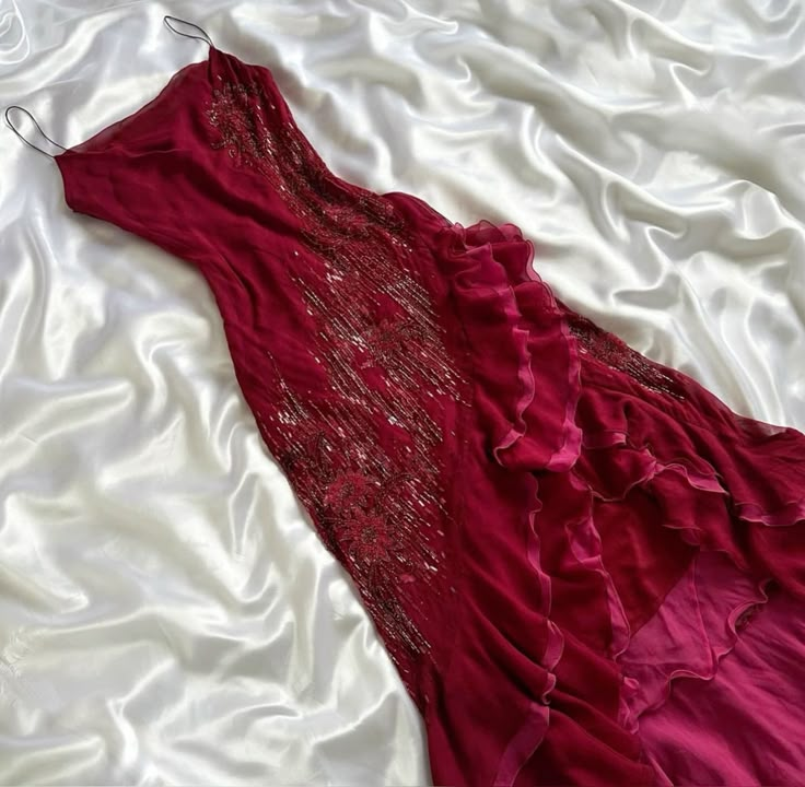 Pretty Burgundy Spaghetti Straps Chiffon Sequin Beaded Ruffle Mermaid Evening Dress Long Party Gown D1481