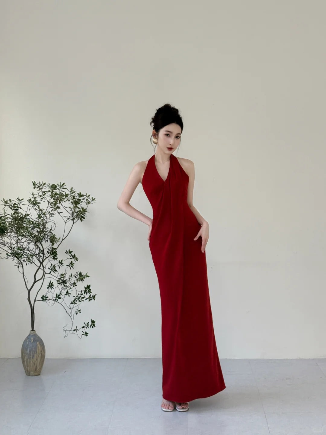 Elegant Burgundy Fitted Halter Neck Deep V-neck Satin Long Prom Evening Dress P4124