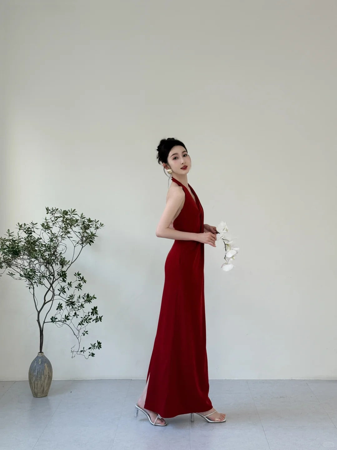 Elegant Burgundy Fitted Halter Neck Deep V-neck Satin Long Prom Evening Dress P4124