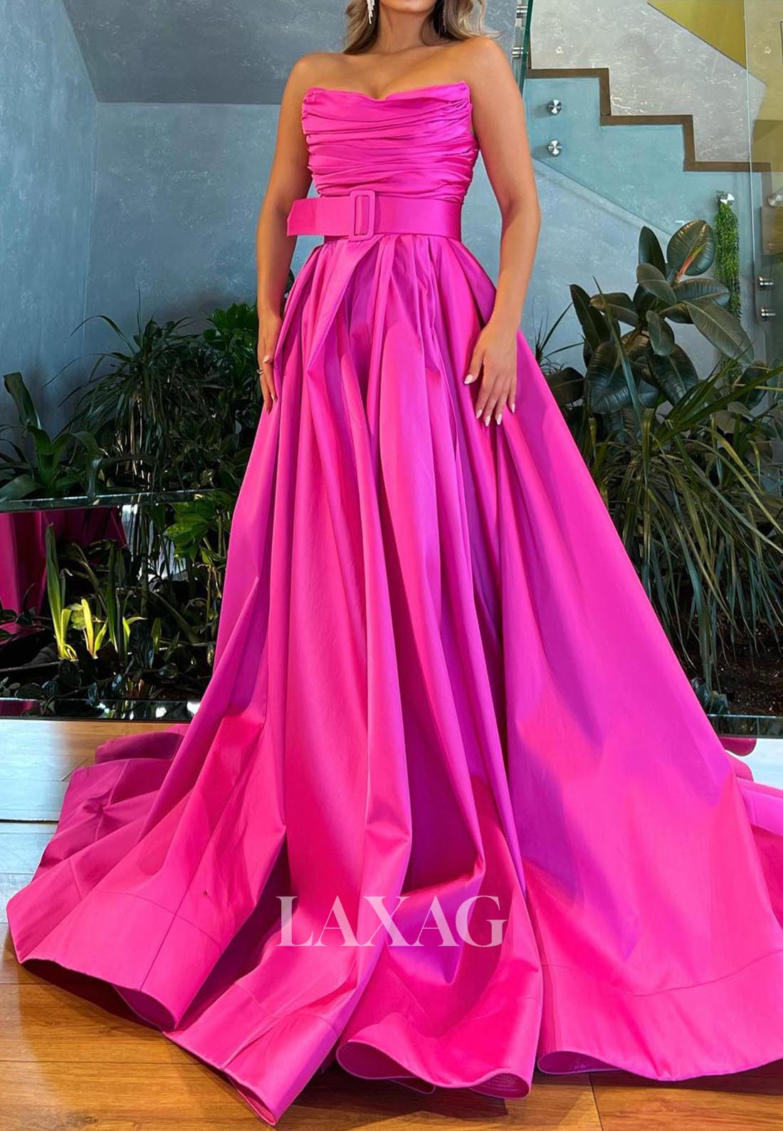 Strapless Pleated Ruched Formal Gowns Scoop-Neck Sleeveless Pleated Satin A-Line Evening Dress - Fashionpara