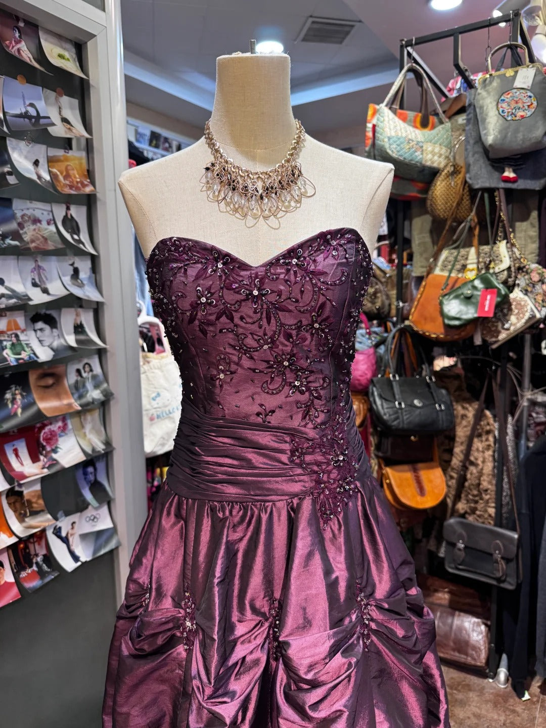 Vintage Luxury Sweetheart Neckline Embroidered Layered Pleated Satin Long Prom Dress Evening Dress P4154