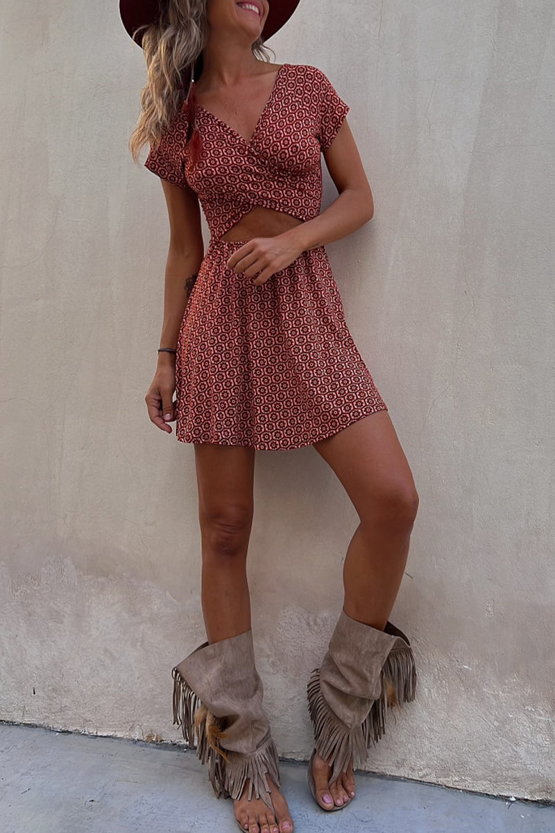 Casual College Print Patchwork V Neck Pleated Short Sleeve Dress  Fashionpara