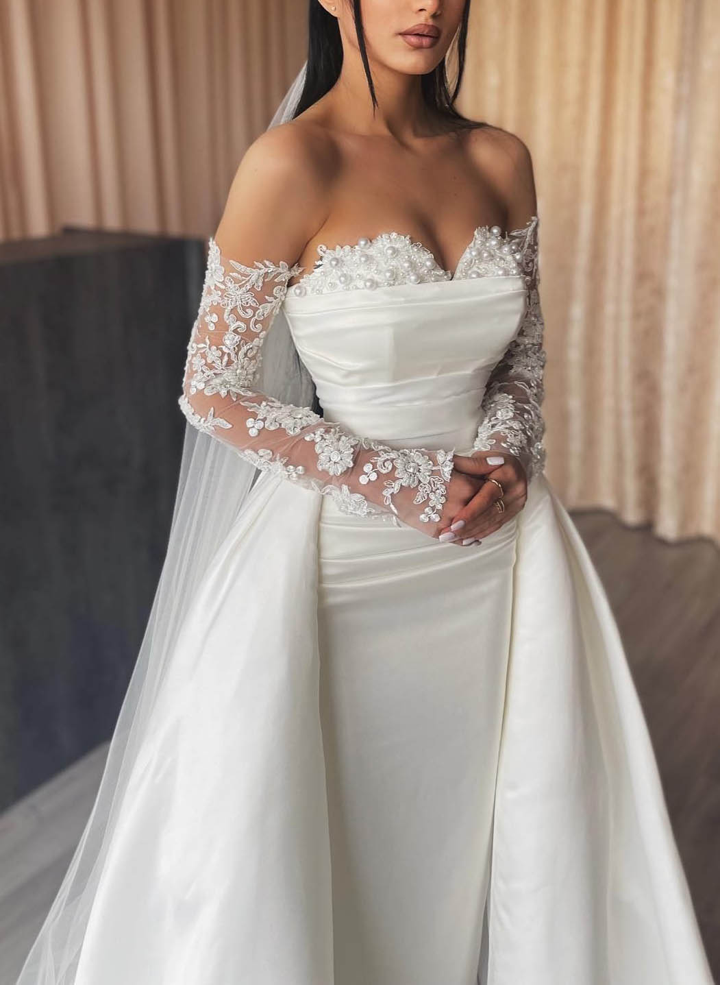 Mermaid Wedding Dresses With Detachable Skirt Sweetheart Long Sleeves Beaded With Pearls Wedding Dress