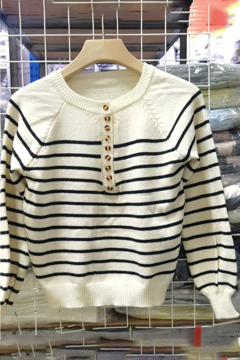 Bohonini Casual Stripe Weave Contrast Neck Sweater for Style