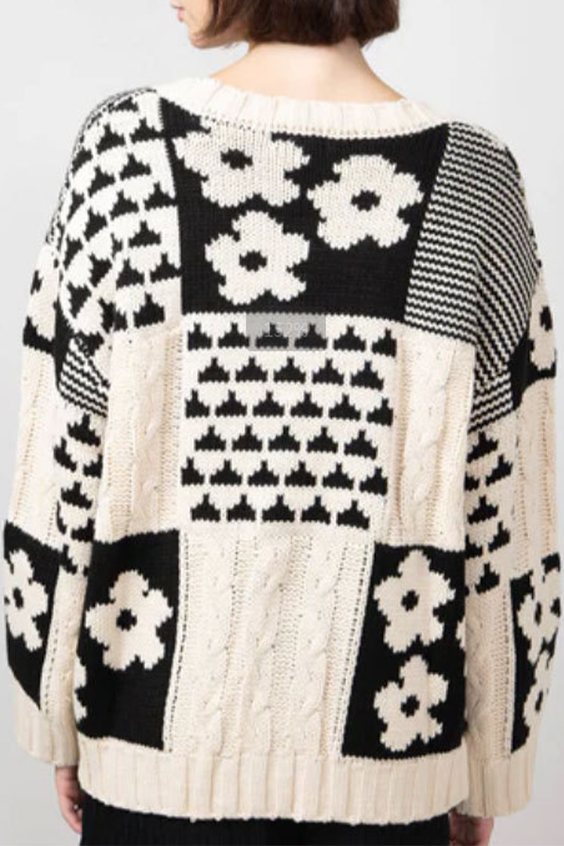 Bohonini Colorblock Flower Weave O Neck Casual Sweater
