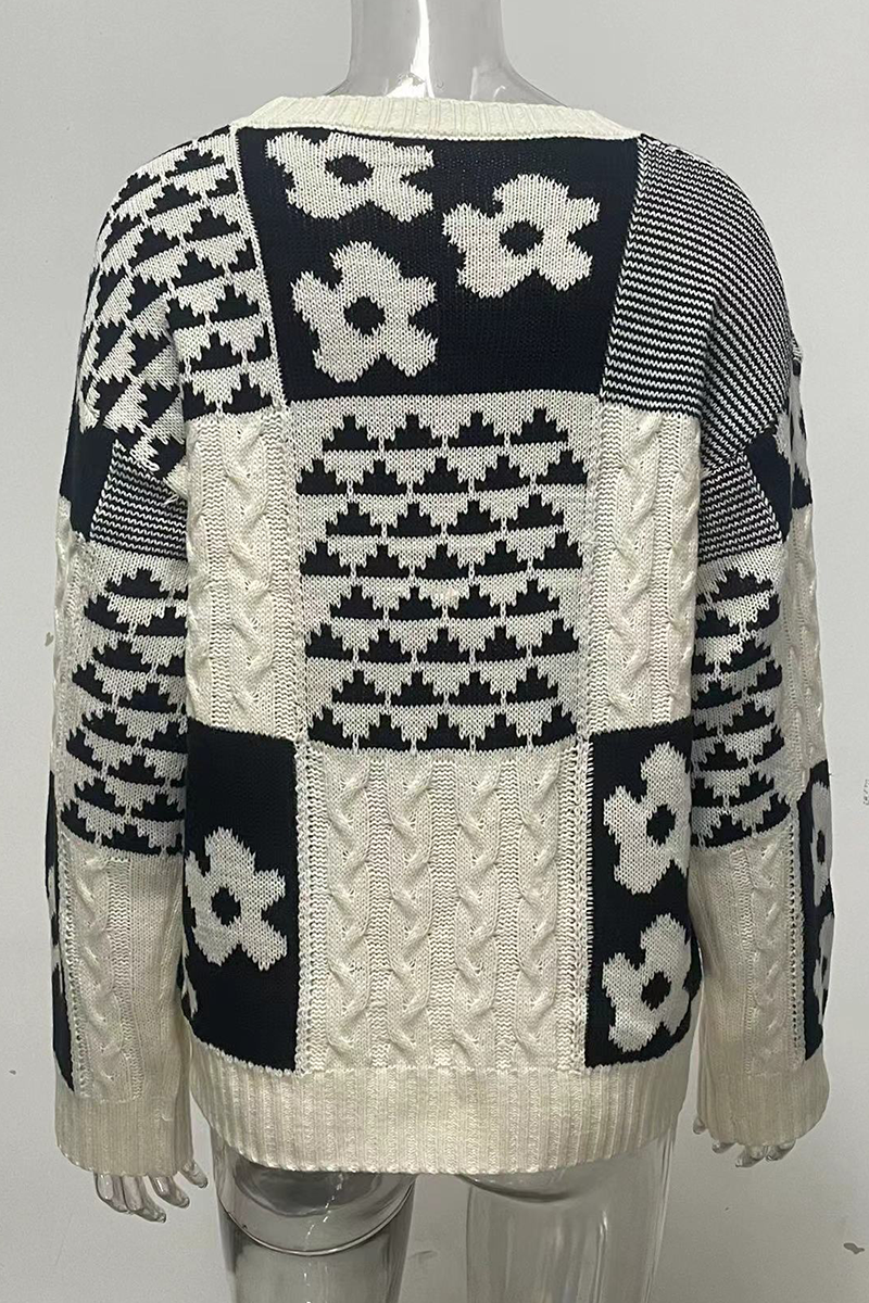 Bohonini Colorblock Flower Weave O Neck Casual Sweater