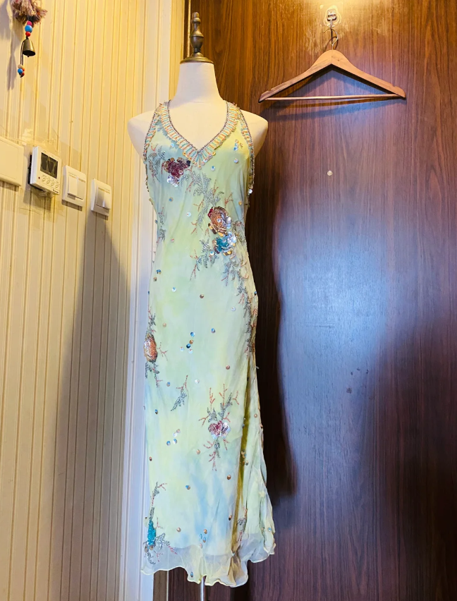 Beautiful Halter Neck Backless Sequined Beaded Chiffon Prom Dress Evening Dress P4182