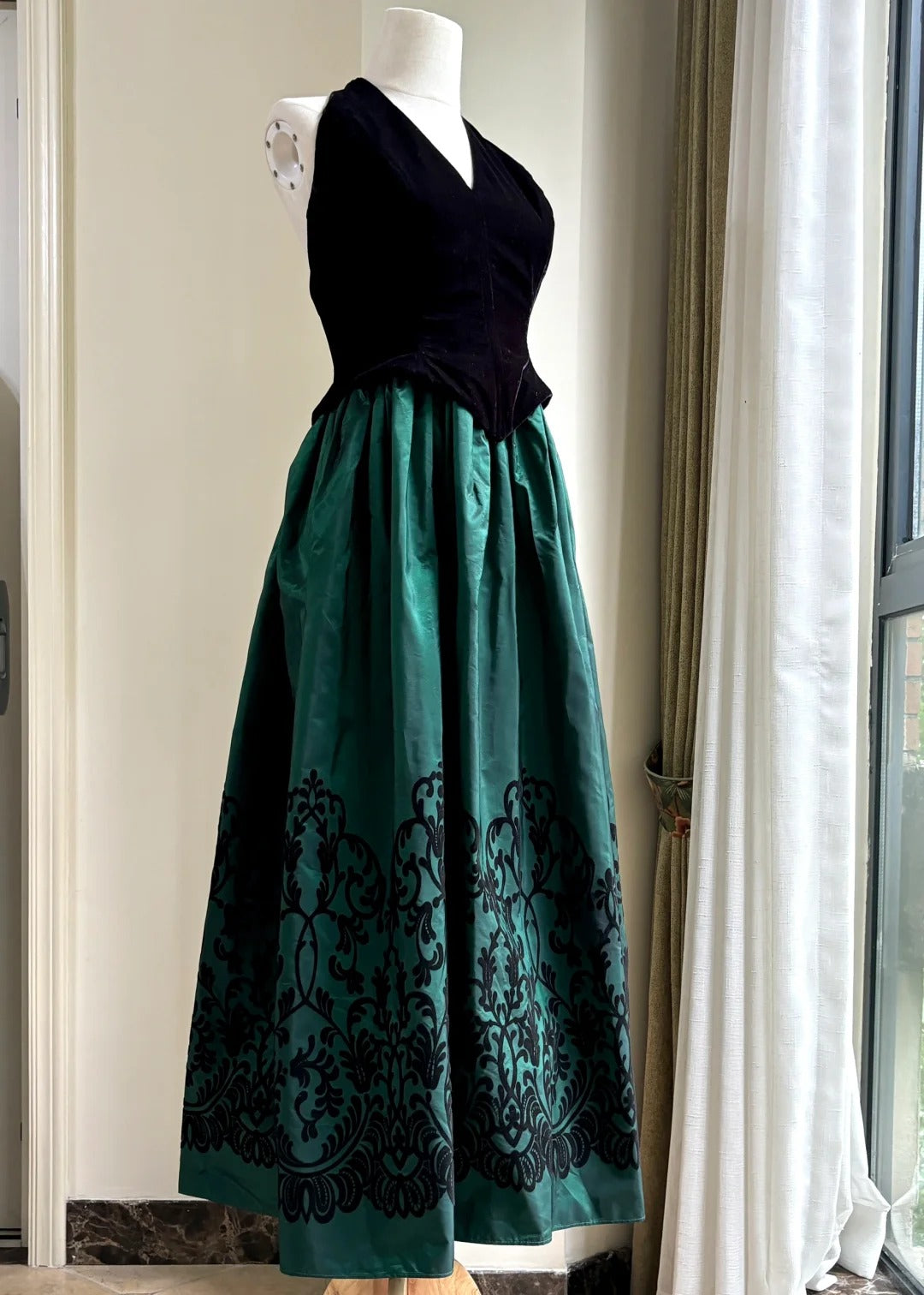 Retro Black And Green A-line Halter Neck Velvet And Satin Prom Dress Evening Dress P4188