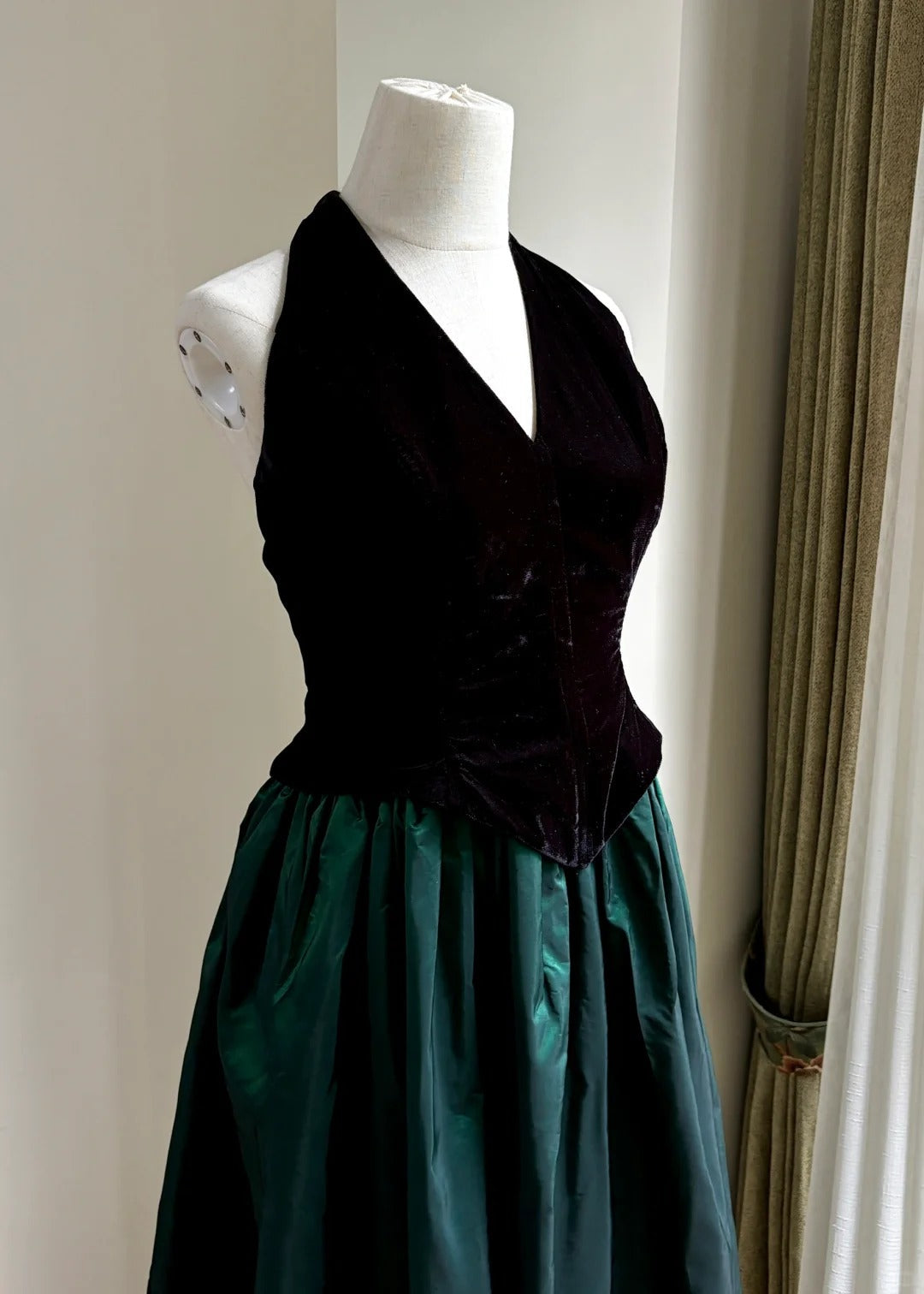 Retro Black And Green A-line Halter Neck Velvet And Satin Prom Dress Evening Dress P4188