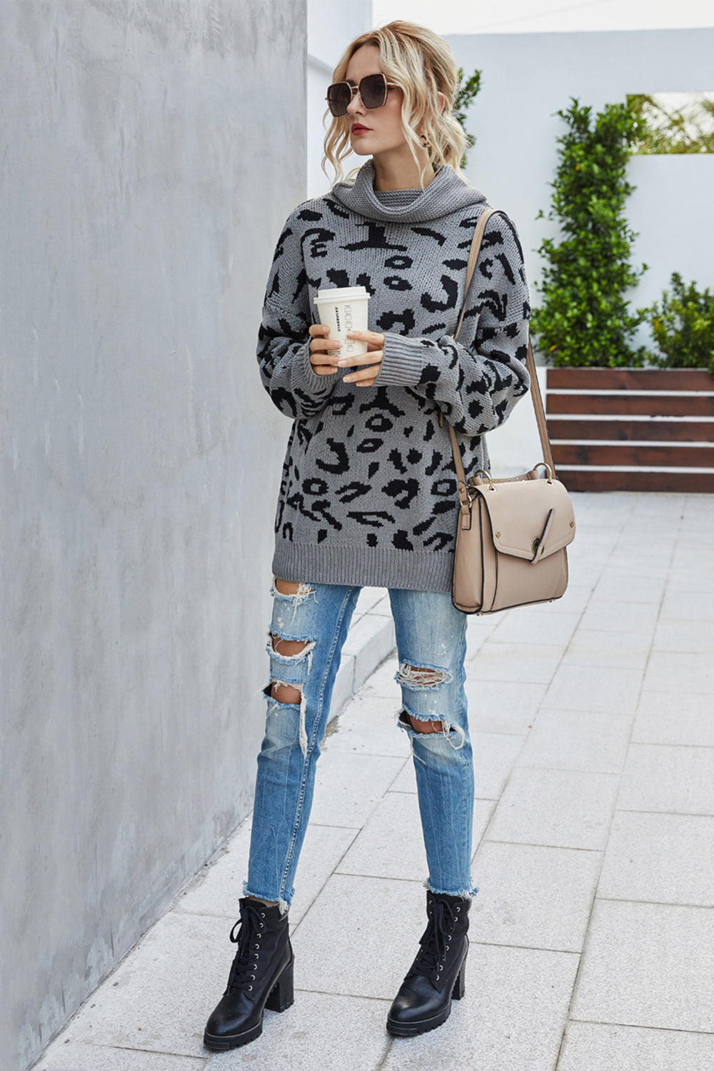 Loose Leopard Print Sweater with Turn-Down Collar Style