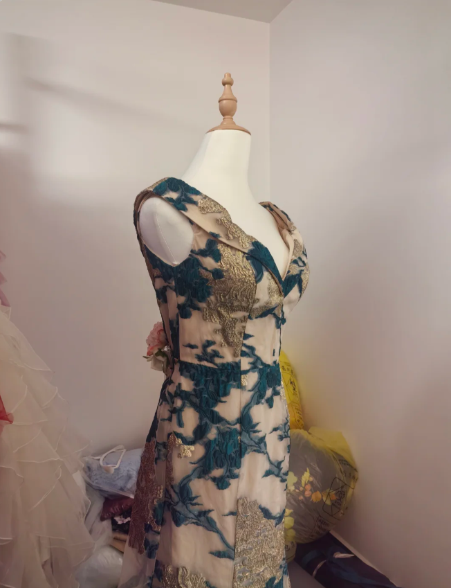 Retro Mermaid V-neck Jacquard Embroidered Long Prom Dress Evening Dress P4194