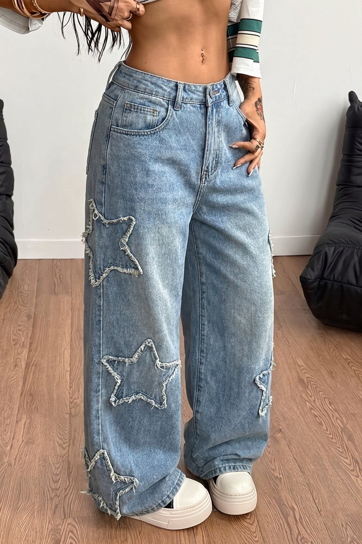 Frayed Star Applique Wide Leg Jeans