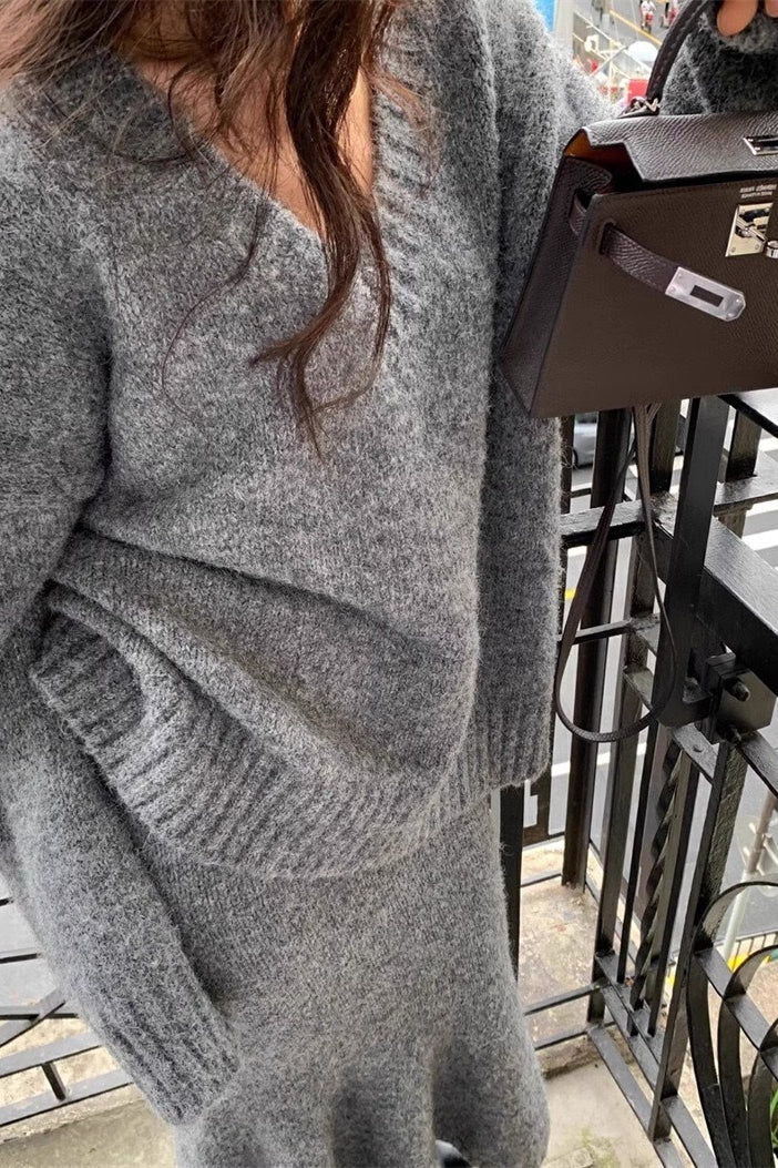 PrincessAce V-neck Knit Sweater and Mermaid Skirt Set