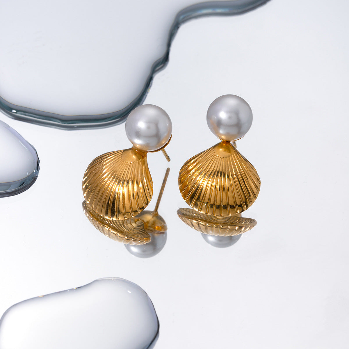 Shell Pearl Earrings